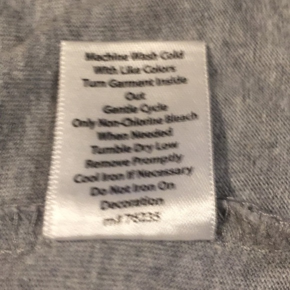 Gray Women's Top with Sparkle Accents Used 1X - Picture 14 of 14